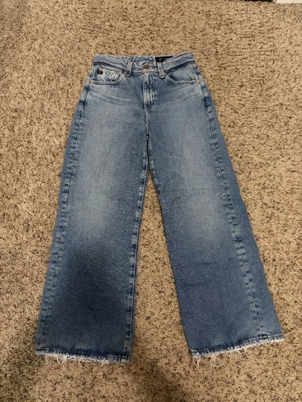 A Golde Saige High Rise Wide Leg Cropped Jean